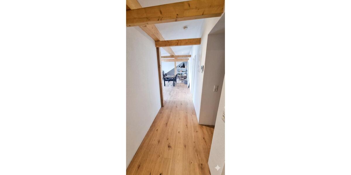 Dachgeschoßwohnung Holzheim - 3 Zimmer, 80 m&sup2;, 1.000&euro; | Angebot:26249071