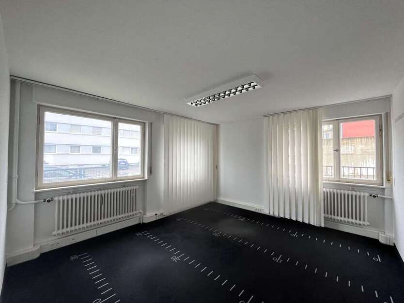 Büro in Neu-Ulm 800 € 156 m²