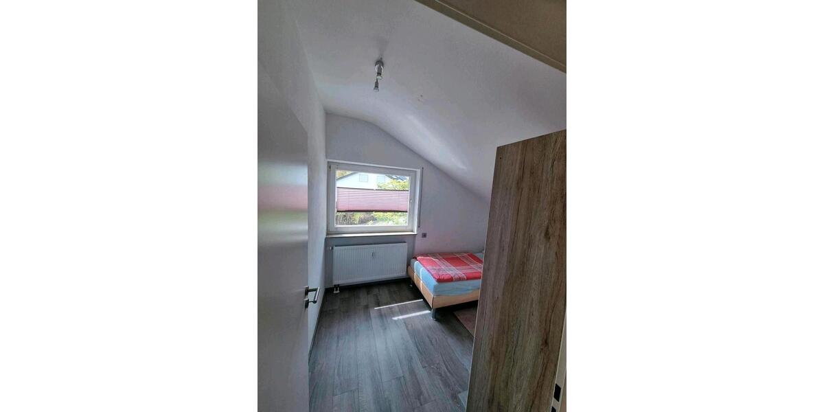 Dachgeschoßwohnung Laichingen - 3 Zimmer, 100 m&sup2;, 1.400&euro; | Angebot:26491775