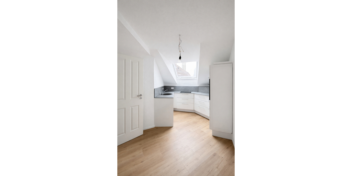 STUDENTEN-Wohngemeinschaft - 1 Zimmer in der Frauenstraße Ulm-Mitte - Frauenstraße Parkseite- - Dachgeschoßwohnung Ulm Oststadt | Angebot:26233432