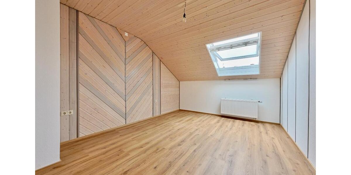 Dachgeschoßwohnung Erbach - 4 Zimmer, 97 m&sup2;, 950&euro; | Angebot:25491533
