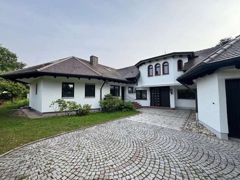 Haus zum Kaufen in Kötz 2.290.000 € 540 m²