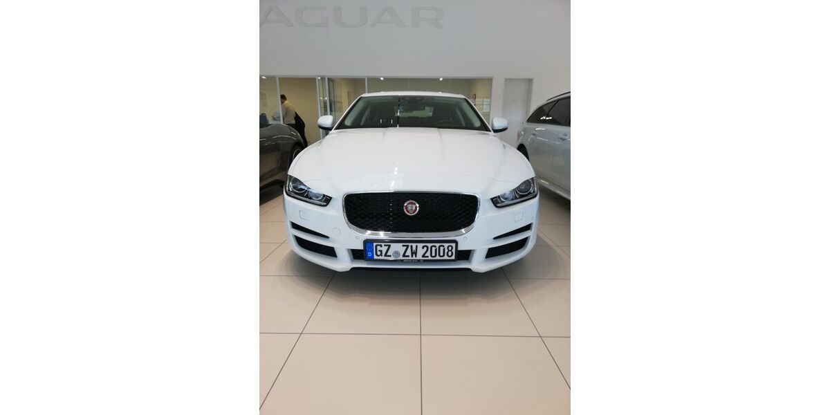 Jaguar XE 142.000 km 12.400 &euro; Günzburg 89312