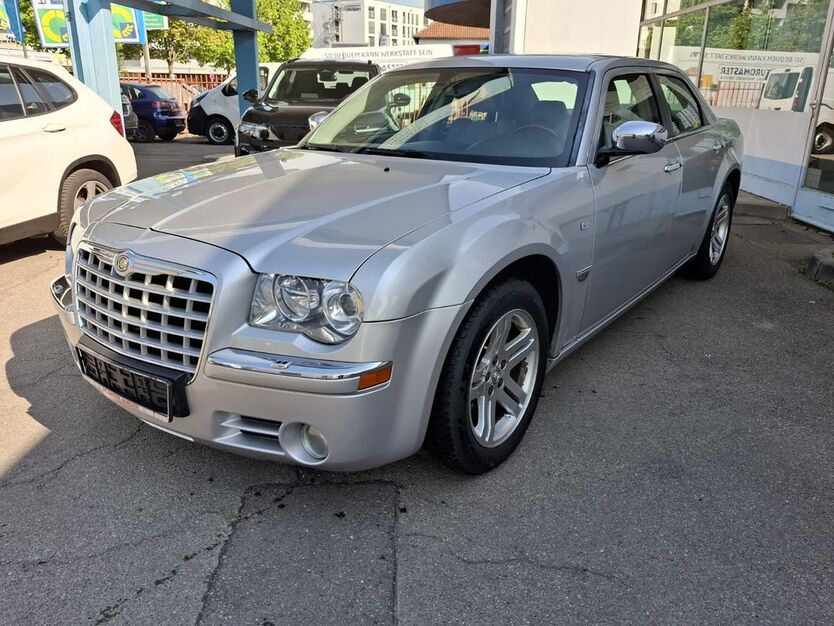Chrysler 300C 157.000 km 4.590 € Neu-Ulm 89231