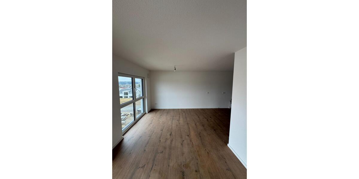 Etagenwohnung Burgrieden - 3 Zimmer, 72 m&sup2;, 930&euro; | Angebot:25049699