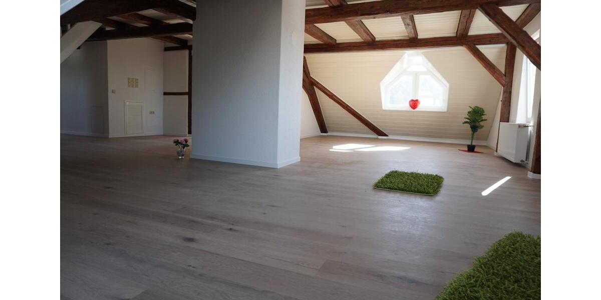 Dachgeschoßwohnung Altenstadt - 5 Zimmer, 160 m&sup2;, 1.388&euro; | Angebot:24862162