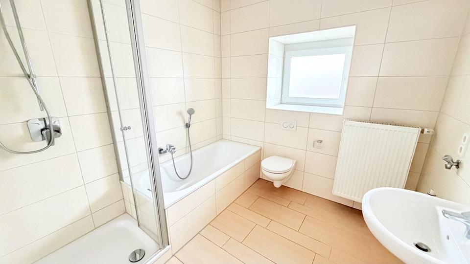 frisch renovierte 4-Zimmer-Wohnung mit Balkon zimmer