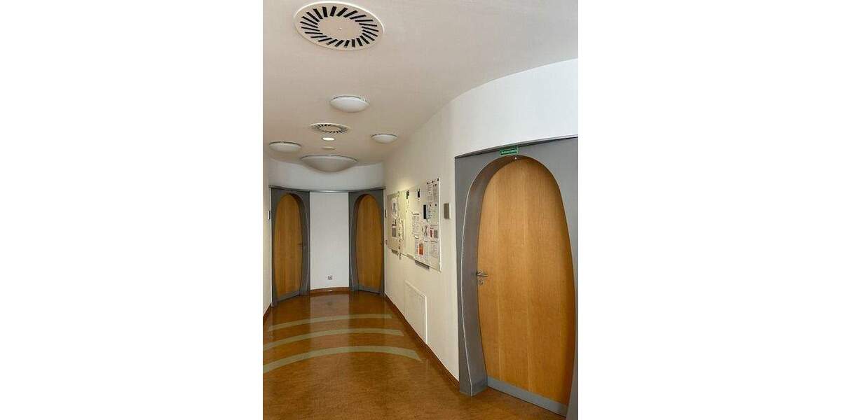 17 Büro´s mit ca. 750 m² auf 3 Geschoßflächen 1 zimmer