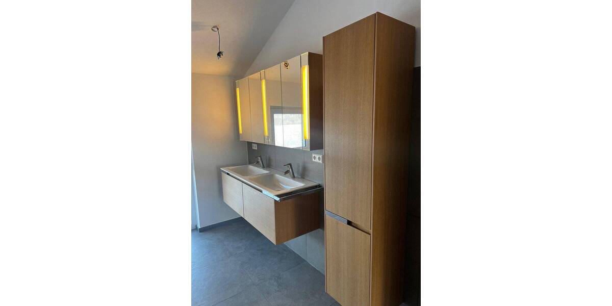 Doppelhaushälfte Amstetten - 7 Zimmer, 185 m&sup2;, 2.000&euro; | Angebot:26819968