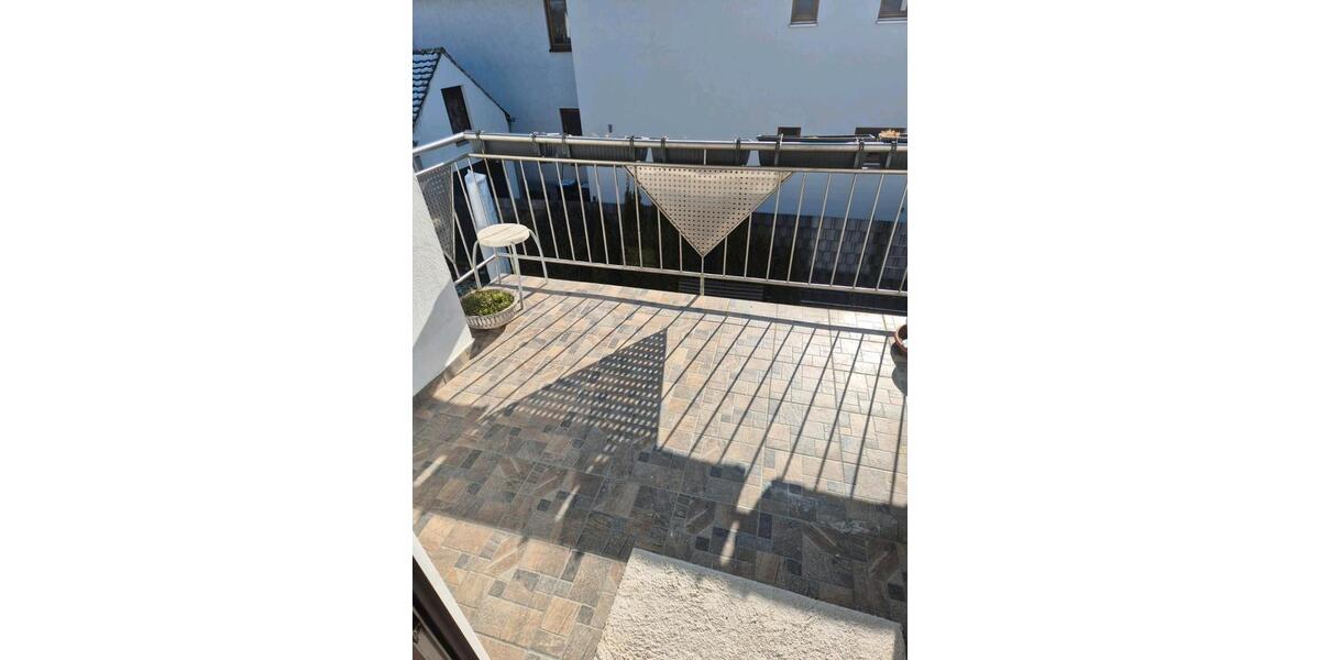Hochparterre Ulm Donautal - 4.5 Zimmer, 136 m&sup2;, 1.500&euro; | Angebot:26670370