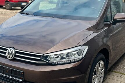 VW Touran 147.445 km 13.900 &euro; Neu-Ulm 89231