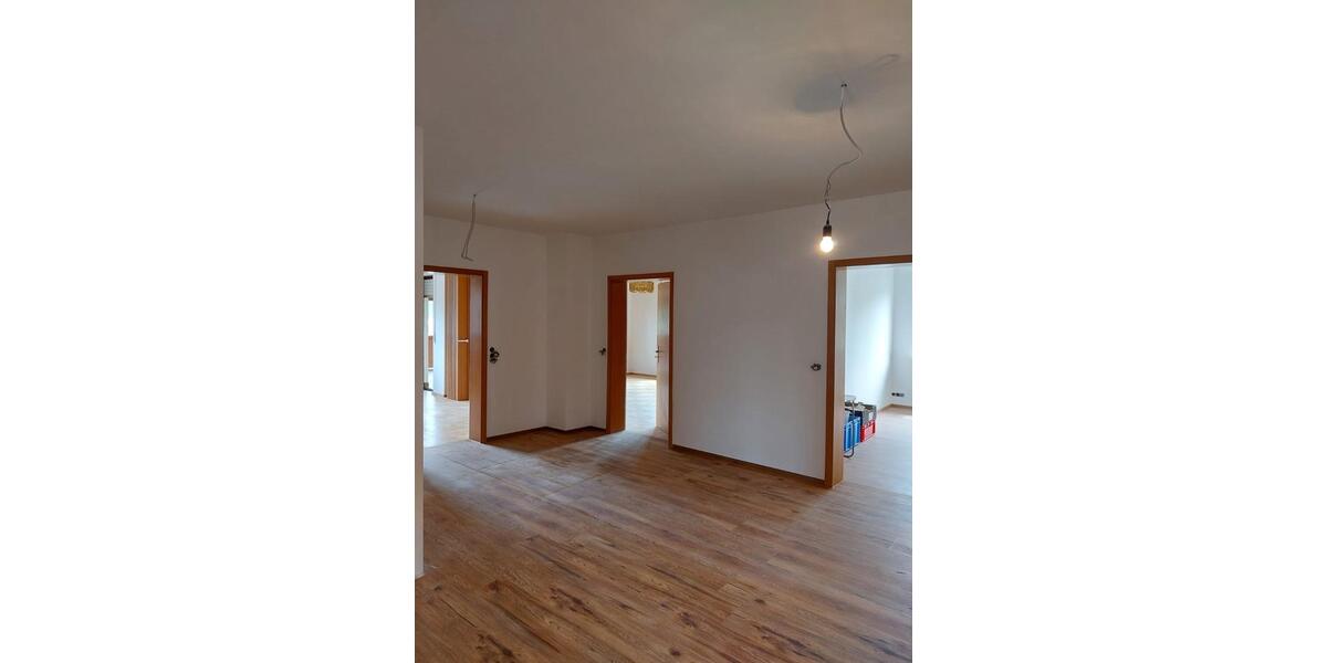 Erdgeschoßwohnung Blaustein - 4 Zimmer, 170 m&sup2;, 1.750&euro; | Angebot:24859616