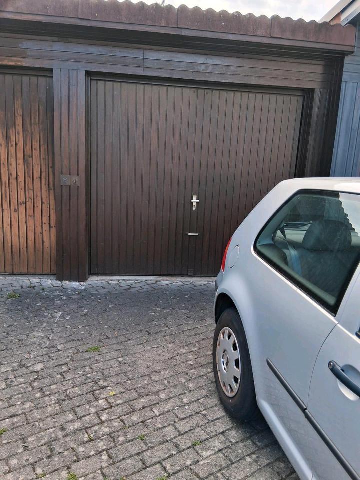 Schöne 4 Zimmer Wohnung mit großem Balkon