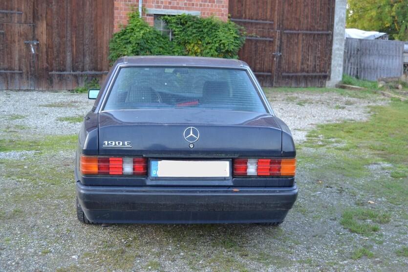 Mercedes-Benz 190 E 117.886 km 1.888 € Burgrieden 88483