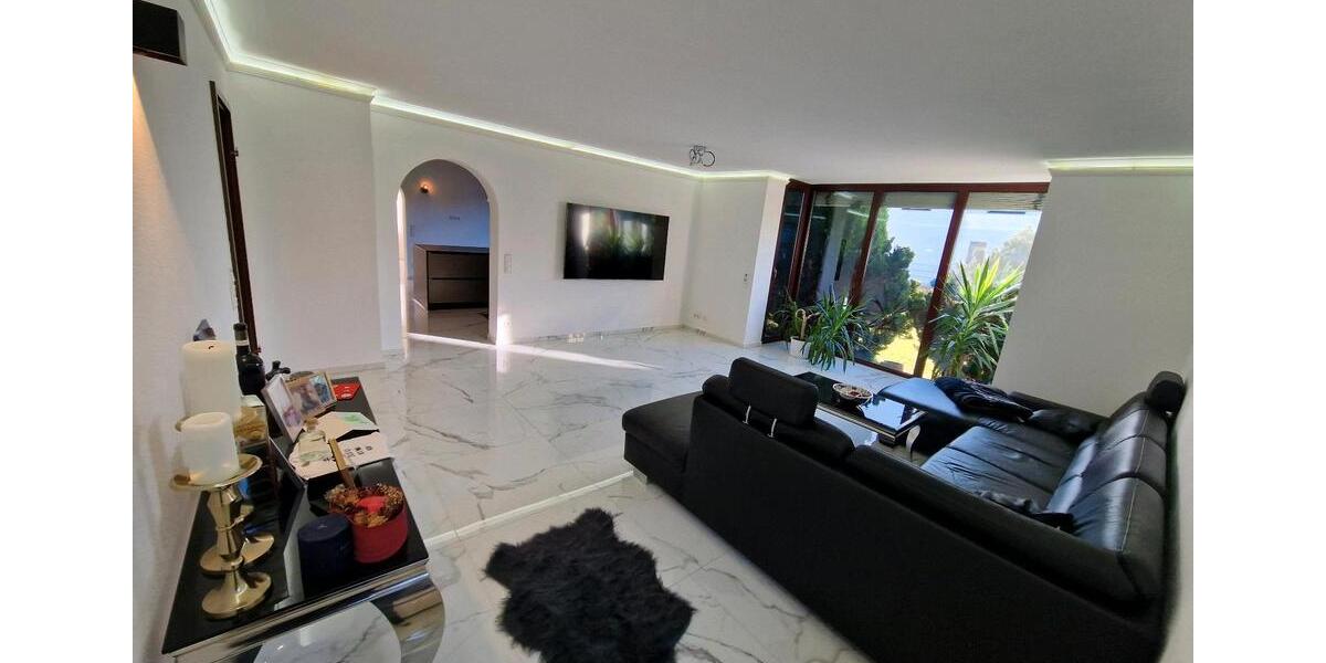 Villa Illertissen - 10 Zimmer, 326 m&sup2;, 1.190.000&euro; | Angebot:27025551