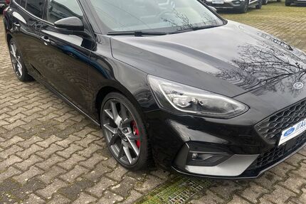 Ford Focus 64.900 km 26.500 € Pfaffenhofen 89284