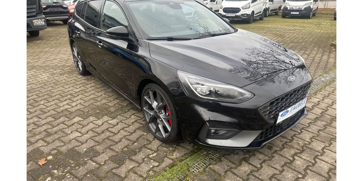 Ford Focus 64.900 km 26.500 € Pfaffenhofen 89284