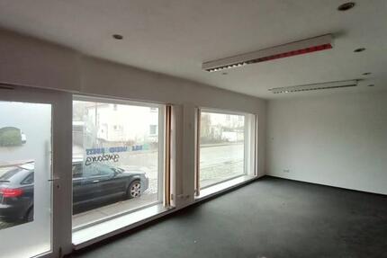 Büro-Ladenfläche mit Parkplätzen in zentraler Lage zimmer