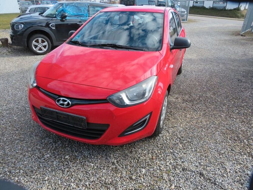 i20
