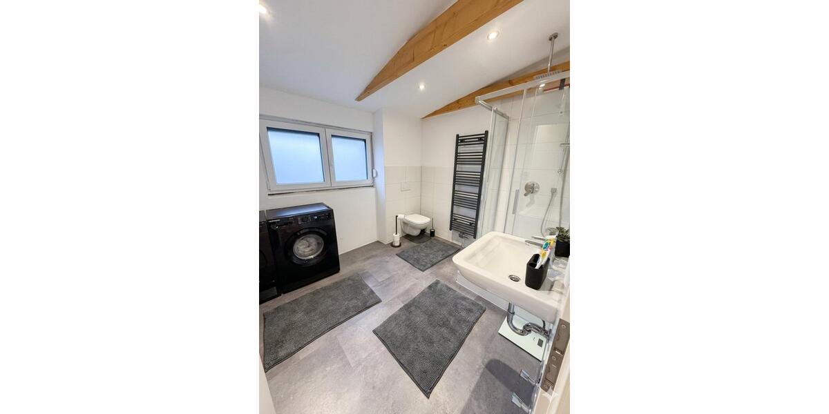 Dachgeschoßwohnung Holzheim - 3 Zimmer, 80 m&sup2;, 1.000&euro; | Angebot:26249071