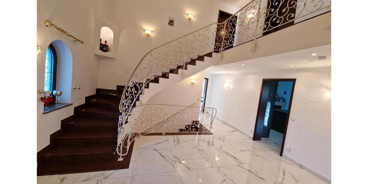 Villa Illertissen - 10 Zimmer, 326 m&sup2;, 1.190.000&euro; | Angebot:27025551