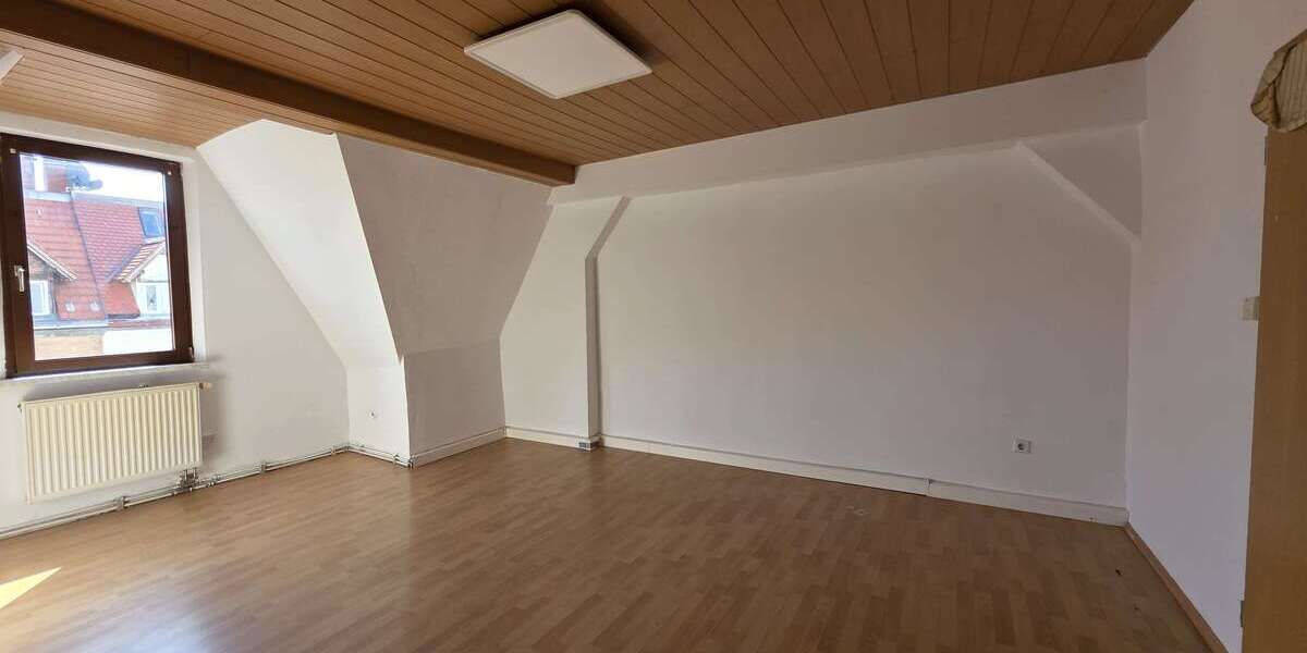 Etagenwohnung Ulm Arbeitersiedlung Untere Bleiche - 4 Zimmer, 104 m&sup2;, 1.360&euro; | Angebot:26261562