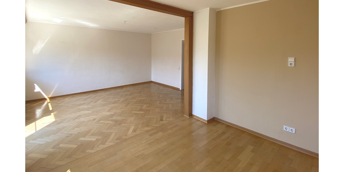 Neu-Ulm: Modernisiertes Mehrfamilienhaus (DHH) mit idyllischem Garten in Donau-Nähe - Mehrfamilienhaus, Wohnhaus Neu-Ulm / Offenhausen Offenhausen | Angebot:27082953