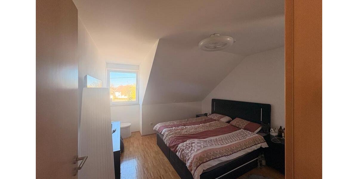 Dachgeschoßwohnung Leipheim - 3 Zimmer, 90 m&sup2;, 1.000&euro; | Angebot:26322579