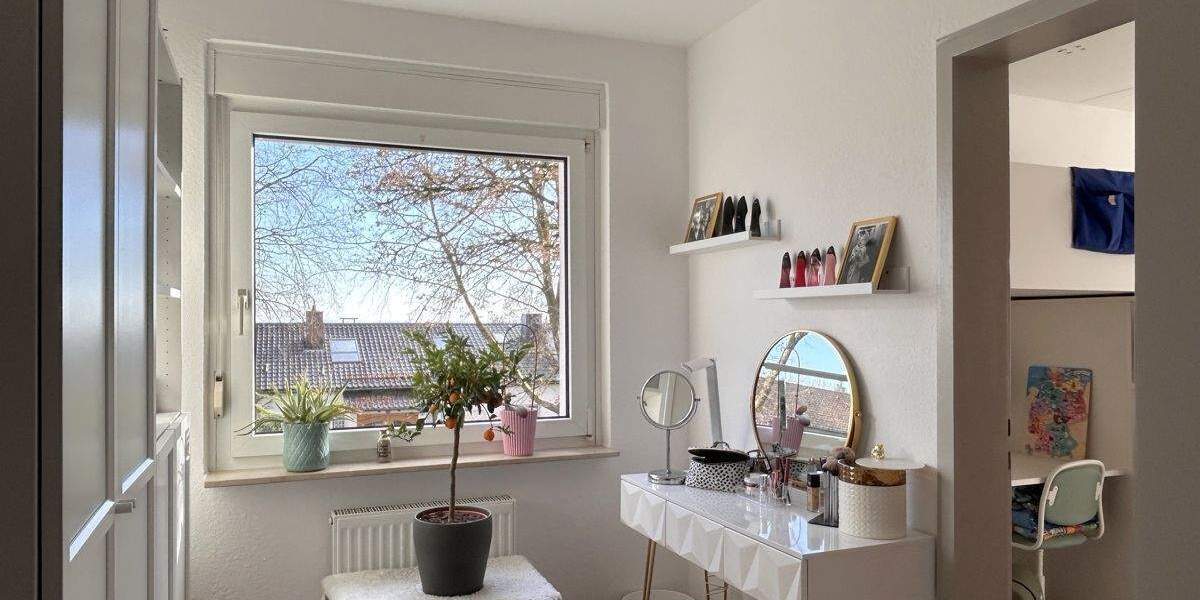 Etagenwohnung Ulm Böfingen - 4 Zimmer, 93 m&sup2;, 340.000&euro; | Angebot:25693632