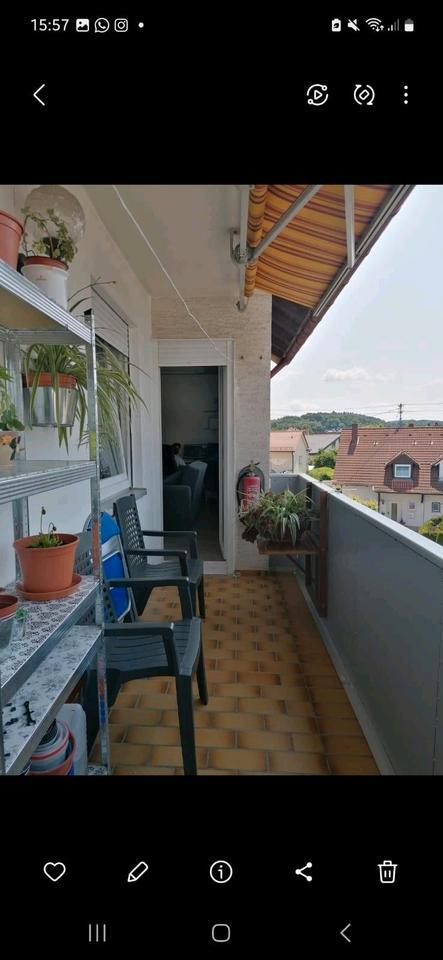 Schöne 4 Zimmer Wohnung mit großem Balkon