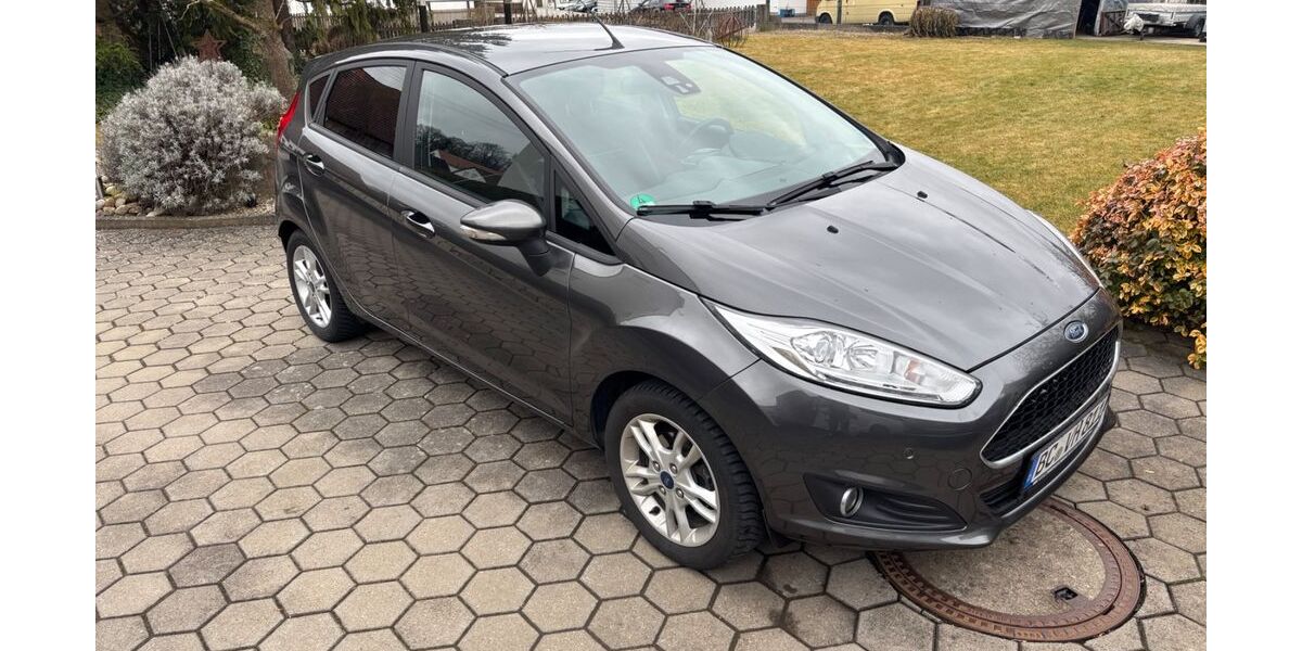 Ford Fiesta 77.000 km 5.150 &euro; Buch 89290