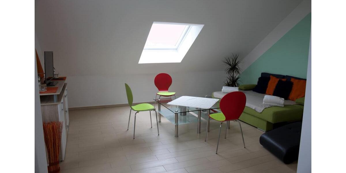 Dachgeschoßwohnung Ichenhausen - 4 Zimmer, 110 m&sup2;, 1.300&euro; | Angebot:24611884