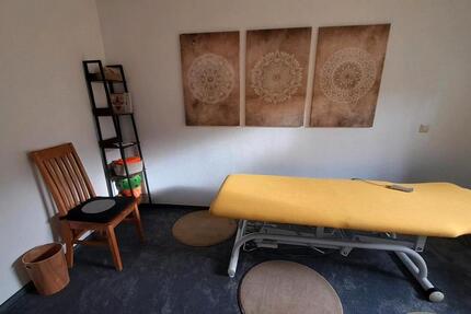 Praxisraum möbliert für Physiotherapie, Osteopathie, etc.
