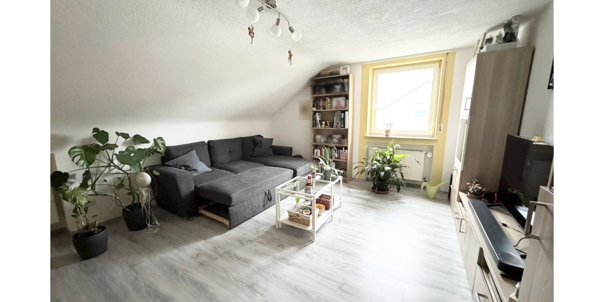 Charmante 4-Zimmer DG-Wohnung mit eigenem Garten+Garage+Stellplatz in TOP Lage! - Dachgeschoßwohnung Illertissen | Angebot:26647022