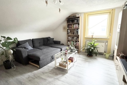 Charmante 4-Zimmer DG-Wohnung mit eigenem Garten+Garage+Stellplatz in TOP Lage! - Wohnung Illertissen | Angebot:26647022