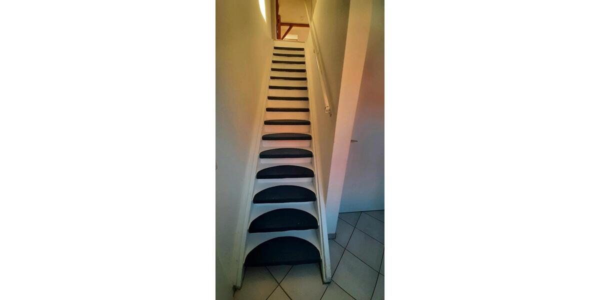 Dachgeschoßwohnung Berghülen - 3 Zimmer, 81 m&sup2;, 930&euro; | Angebot:26447033