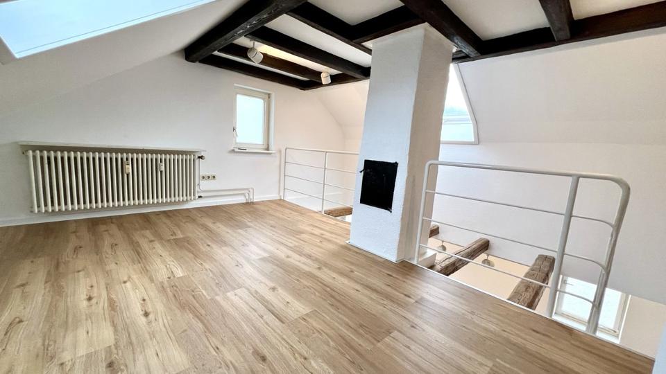 Großzügige 5,5-Zimmer-Maisonettewohnung mit Balkon, EBK & Garage 5.5 zimmer