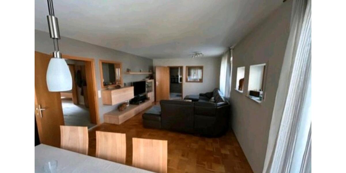 Sonnige und helle 3 Zi. Wohnung mit Südwest Balkon 3 zimmer