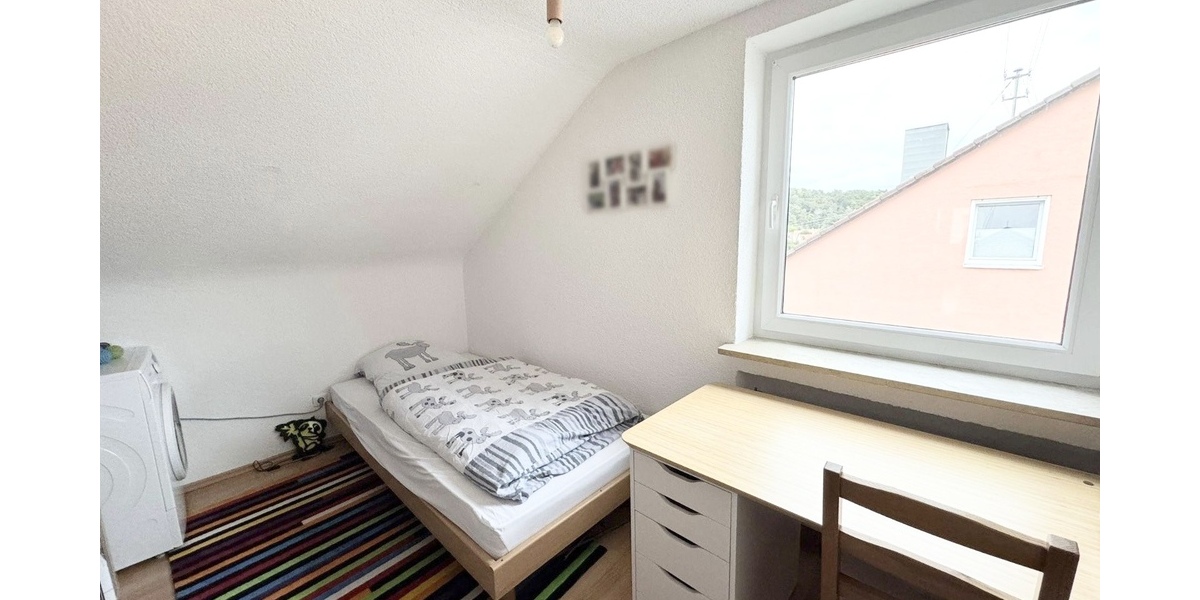 Charmante 4-Zimmer DG-Wohnung mit eigenem Garten+Garage+Stellplatz in TOP Lage! - Dachgeschoßwohnung Illertissen | Angebot:26647022