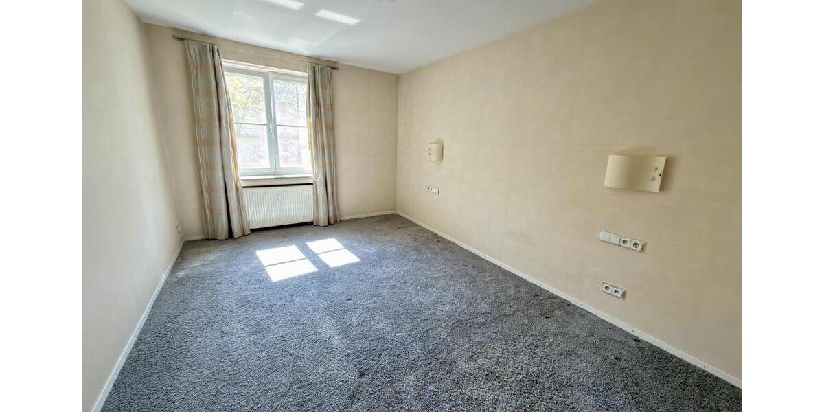 Etagenwohnung Neu-Ulm Ludwigsfeld - 4.5 Zimmer, 168 m&sup2;, 2.500&euro; | Angebot:26393674