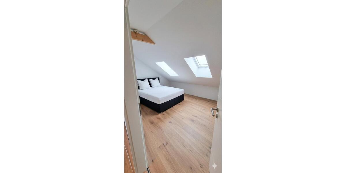 Dachgeschoßwohnung Holzheim - 3 Zimmer, 80 m&sup2;, 1.000&euro; | Angebot:26249071