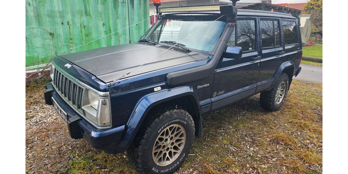 Jeep Cherokee 322.004 km 8.499 &euro; Altenstadt 89281