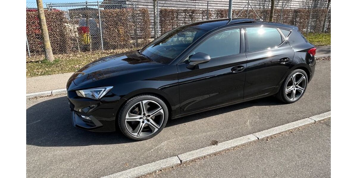 Seat Leon 35.000 km 25.400 &euro; Staig 89195