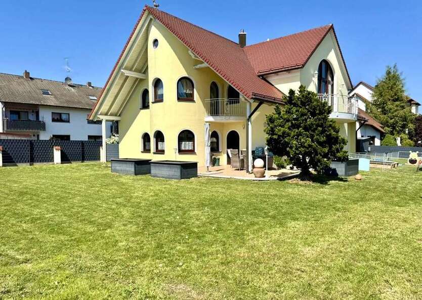 Haus zum Kaufen in Ichenhausen 699.000 € 246 m²