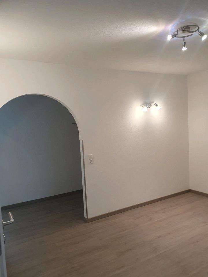 2,5 Zimmerwohnung Hochparterre mit Gartenanteil