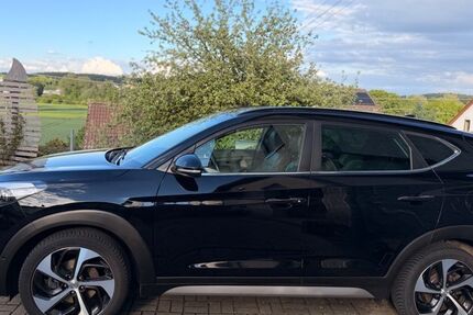 Hyundai TUCSON 98.000 km 16.800 &euro; Großkötz 89359