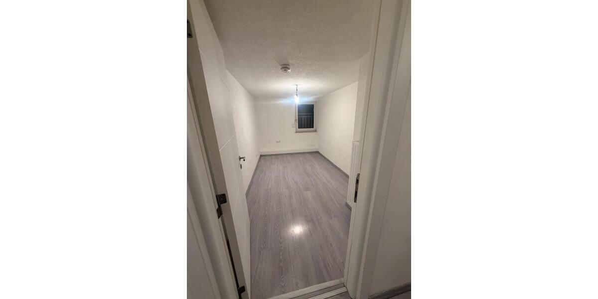 İn İchenhausen DG Wohnung 3 zimmer