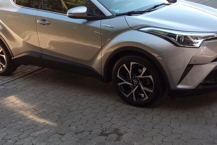 Toyota C-HR 90.000 km 18.300 € Illertissen 89257