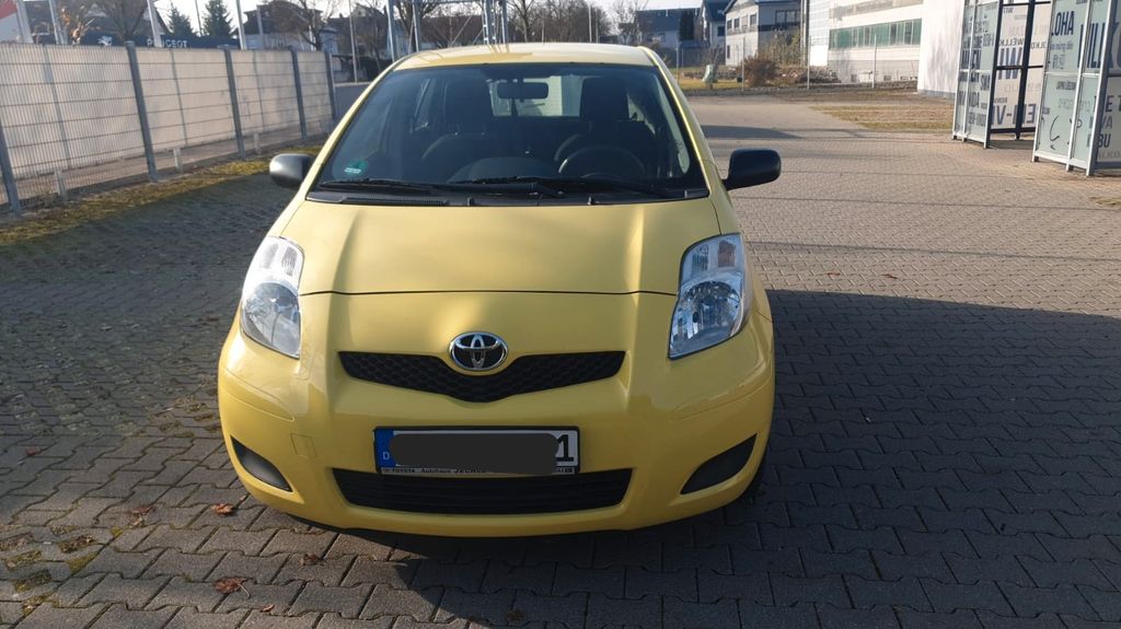 Toyota Yaris 131.000 km 1.750 &euro; Günzburg 89312