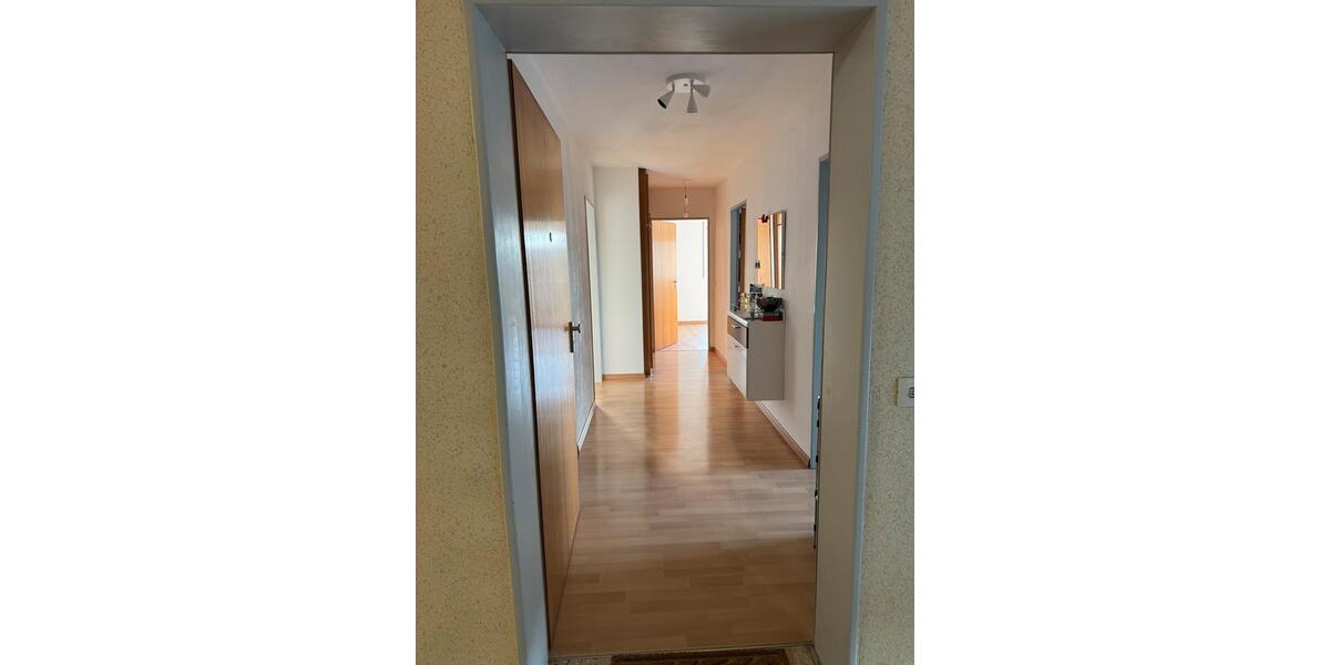 Etagenwohnung Neu-Ulm Burlafingen - 3 Zimmer, 88 m&sup2;, 600&euro; | Angebot:26300387